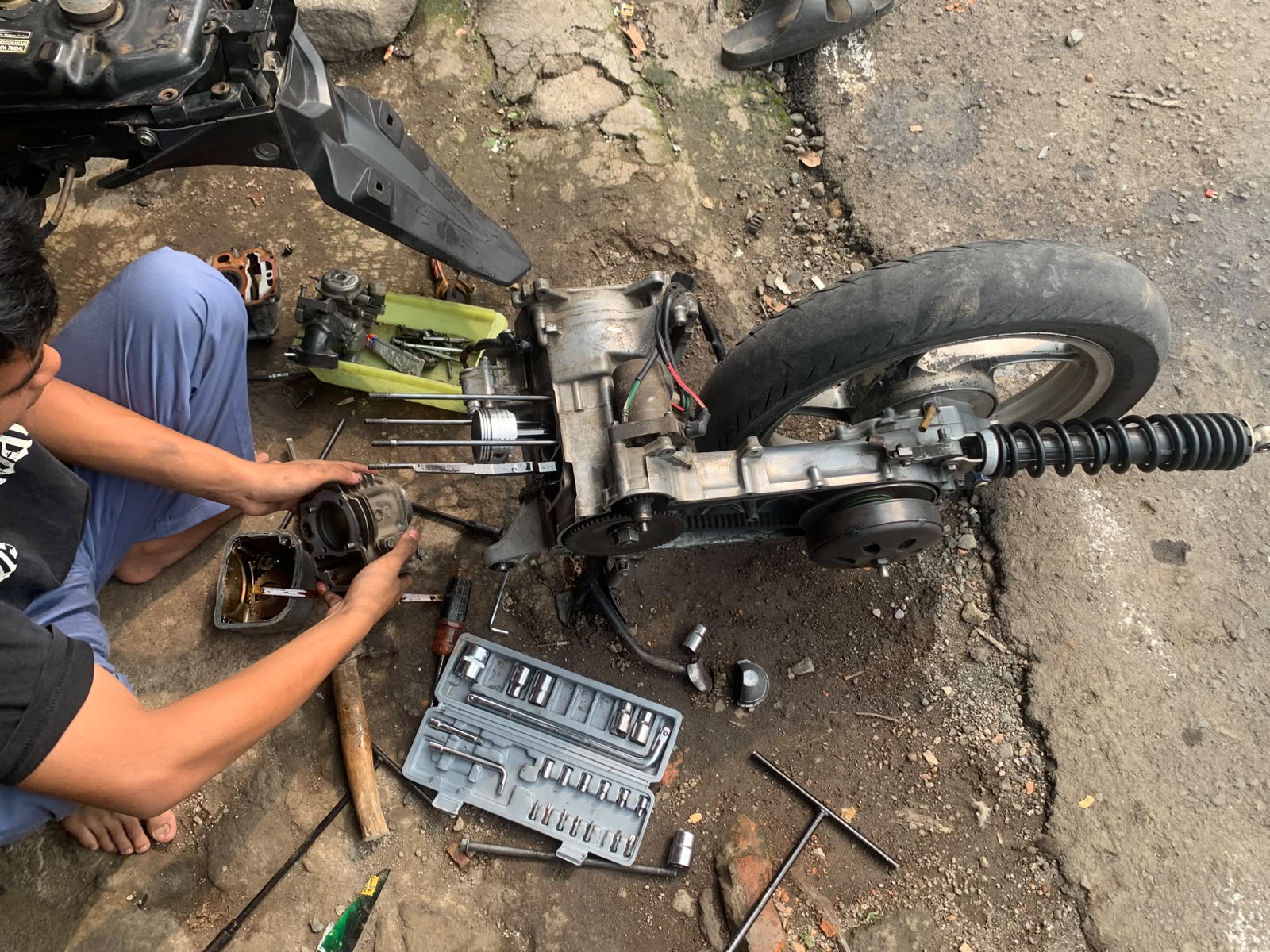 Dokumentasi Memperbaiki motor